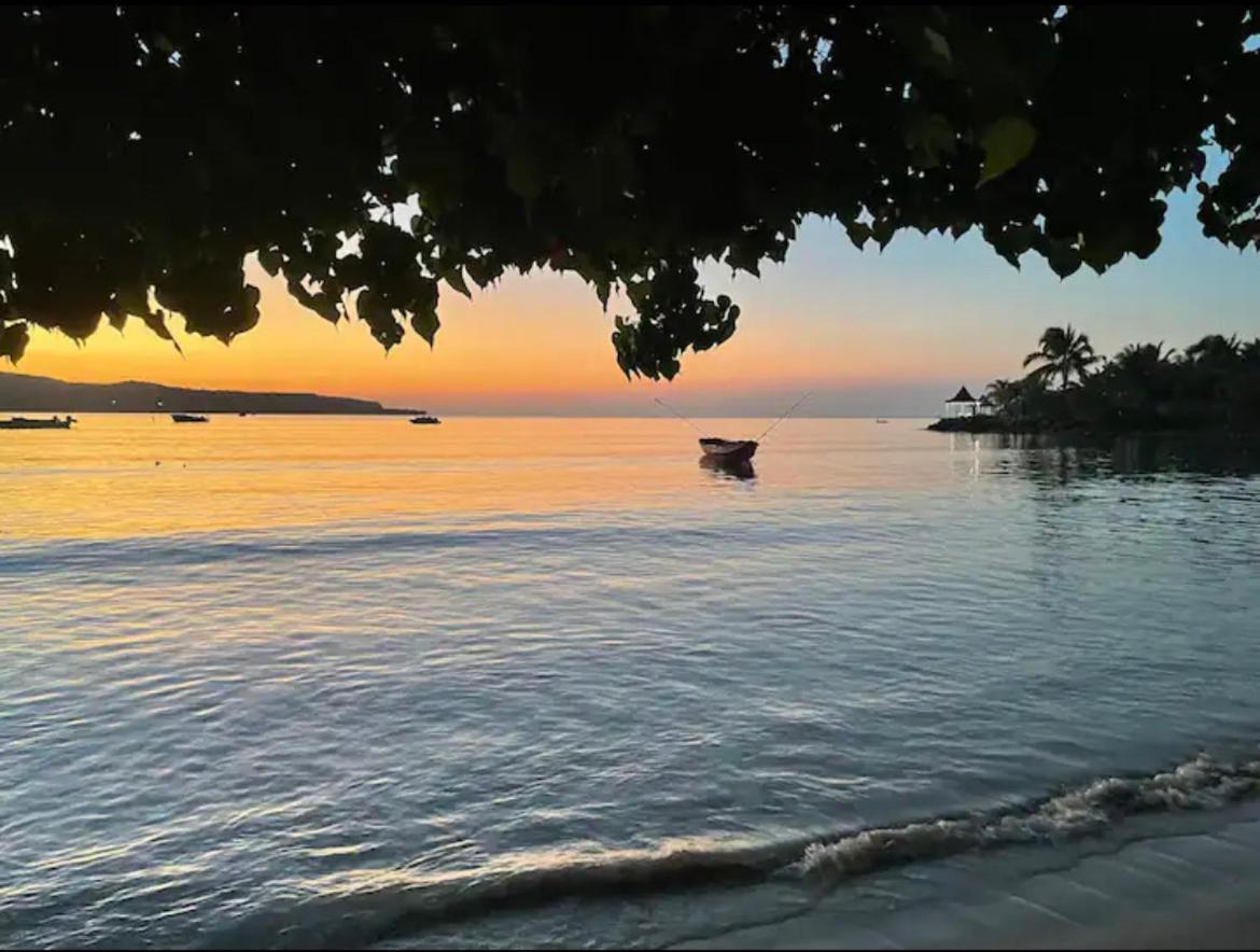 Wynters'Escape-Gated 1 Or 2 Bedroom W Puertosecobeach Access Discovery Bay Bagian luar foto
